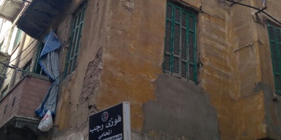 محافظ الإسكندرية يكلف باستكمال أعمال هدم عقار محرم بك  (صور )