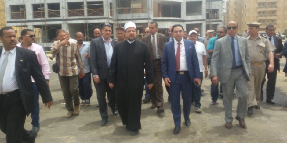 وزير الأوقاف يتفقد شقق مشروع إسكان الشباب بمدينة السادات بالمنوفية (صور)