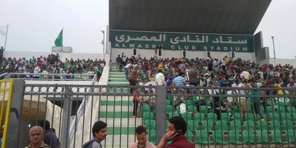مشجعي النادى المصرى يتوفدون على استاد بورسعيد (صور)