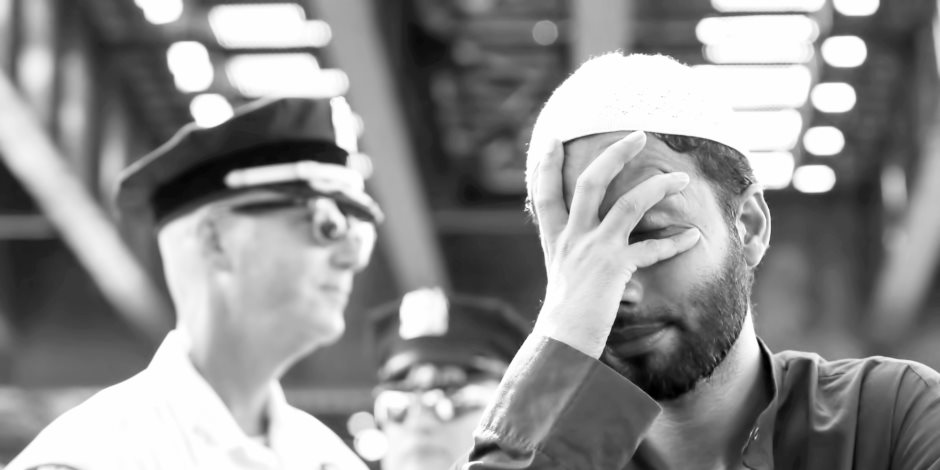 العنصرية فى عاصمة النور والحريات! العنصرية فى عاصمة النور والحريات!