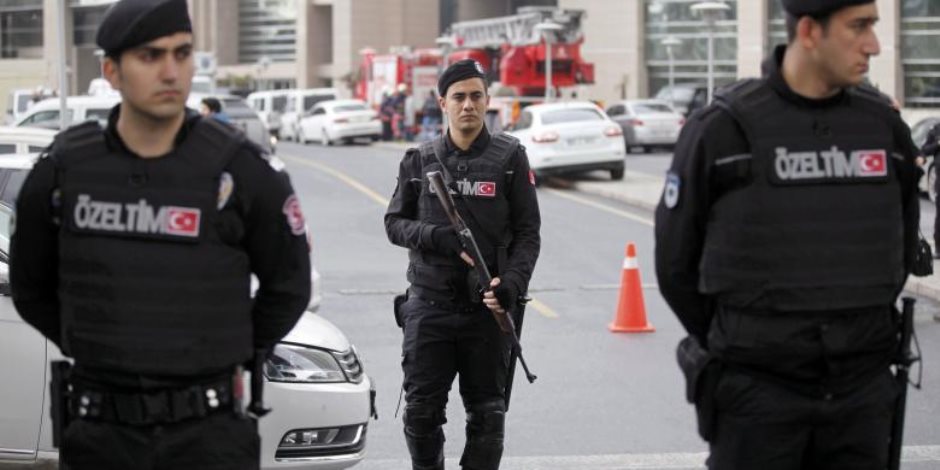 الشرطة التركية تؤمن محاكمة قس أمريكى متهم بالانتماء لحركة فتح الله جولن