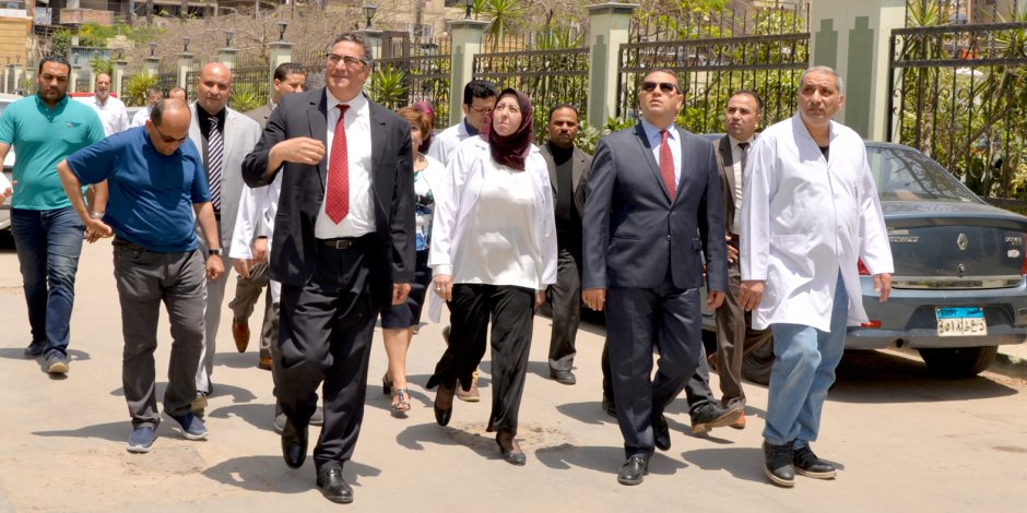 "رئيس جامعة المنصورة" بالدقهلية يتفقد مبنى الملحق الجديد بمستشفى الباطنة التخصصى  (صور) 