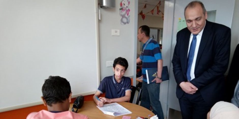 مدير تعليم القاهرة يتفقد لجان امتحانات الإعدادية بمستشفى 57357 (صور)