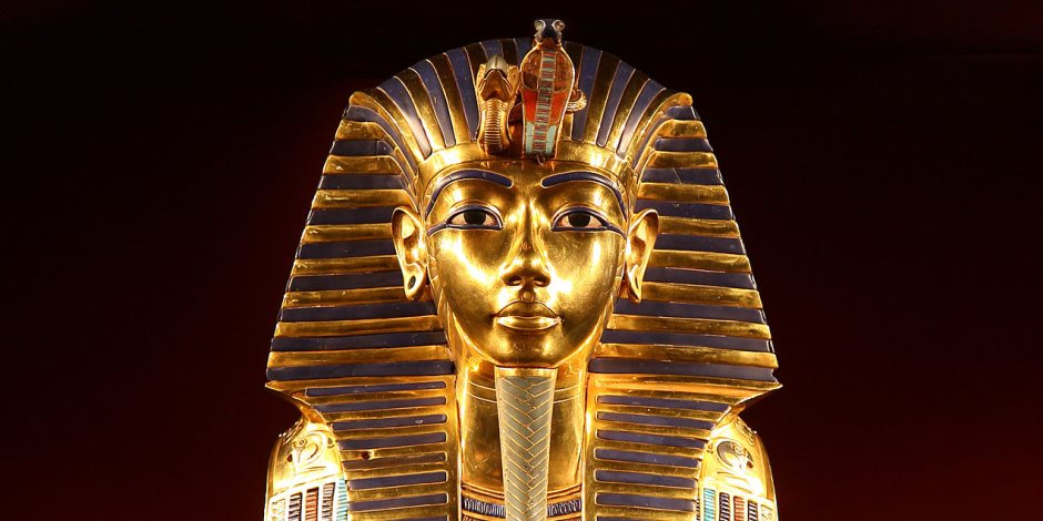الآثار ترمم القناع الذهبي لتوت عنخ آمون تمهيدا لنقله للمتحف الكبير