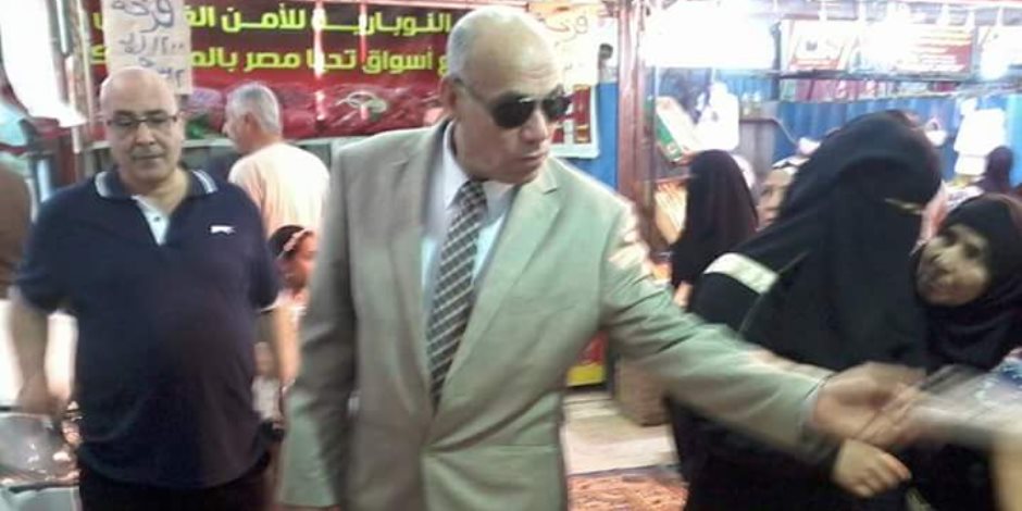 رئيس مدينة المحله يتفقد أسواق تحيا مصر ويستمع لآراء المواطنين