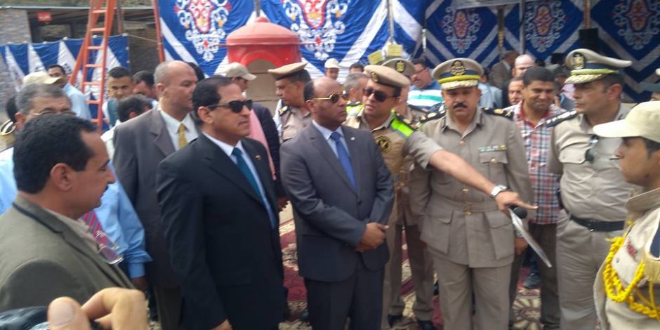 محافظ الغربية ومدير الأمن يتفقدان «أسواق تحيا مصر» بالمحلة (صور)