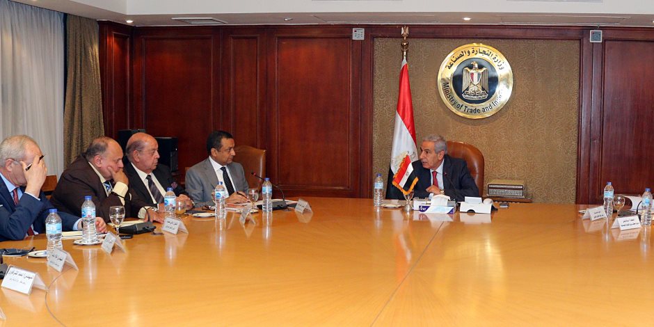 وزير الصناعة: استثمارات بريطانيا فى مصر 5.6 مليار دولار بـ1450 مشروعا