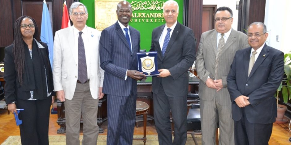 جامعة الاسكندرية تستقبل سفير كينيا لتوطيد أواصر التعاون بين البلدين (صور)