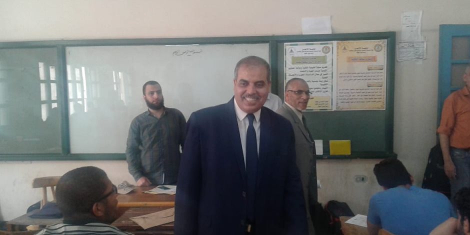 رئيس جامعة الأزهر يتفقد لجان الامتحانات بكليات مدينة نصر
