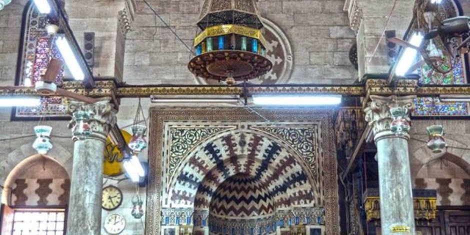 صاحب الكرامات.. قصة مسجد «السلطان أبو العلا» الذي تعبد 40 عاماً
