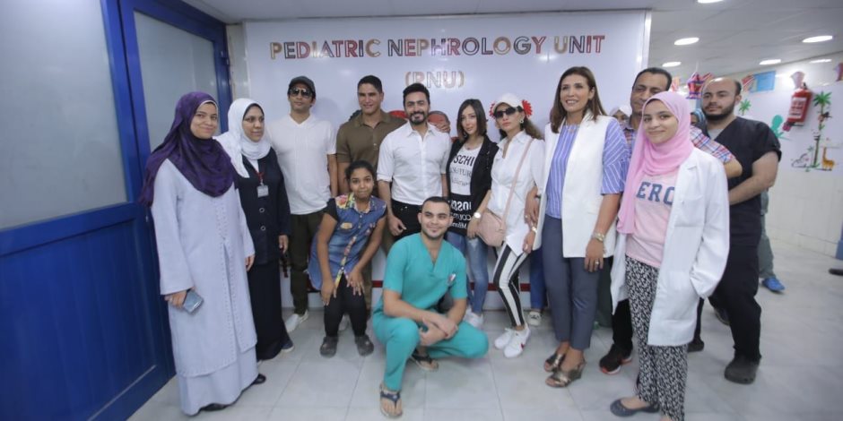 تفاصيل زيارة «أبوهشيمة» وعمرو سعد وتامر حسني وزينة لمستشفى أطفال أبوالريش (صور) 