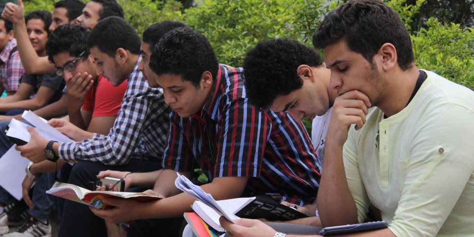 طلاب الثانوية يعودون للجان.. تفاصيل أول يوم امتحان بعد انتهاء إجازة عيد الفطر
