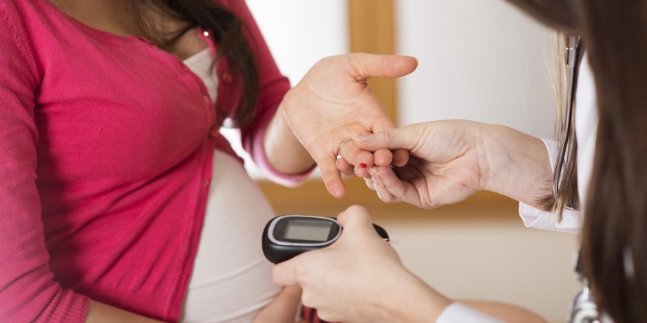  إزاى تحافظي على صحة جنينك لو حامل ومريضة بالسكر؟ 