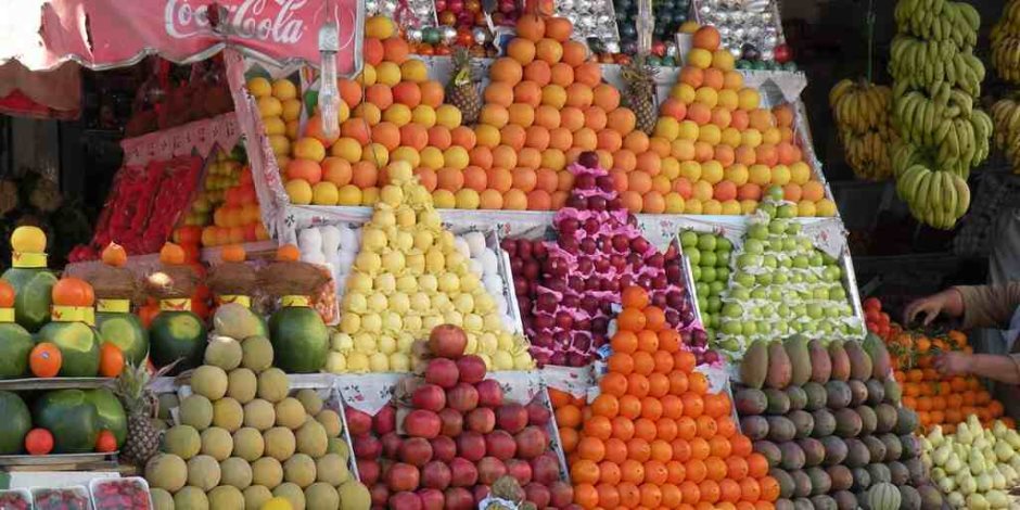 اسعار الفاكهة اليوم الأحد.. 4 جنيهات للموز و6 للتفاح والمانجو بـ12 جنيها (صور) 