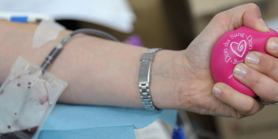 التبرع بالدم هل ينقل عدوى فيروس كورونا؟.. الصحة العالمية تجيب