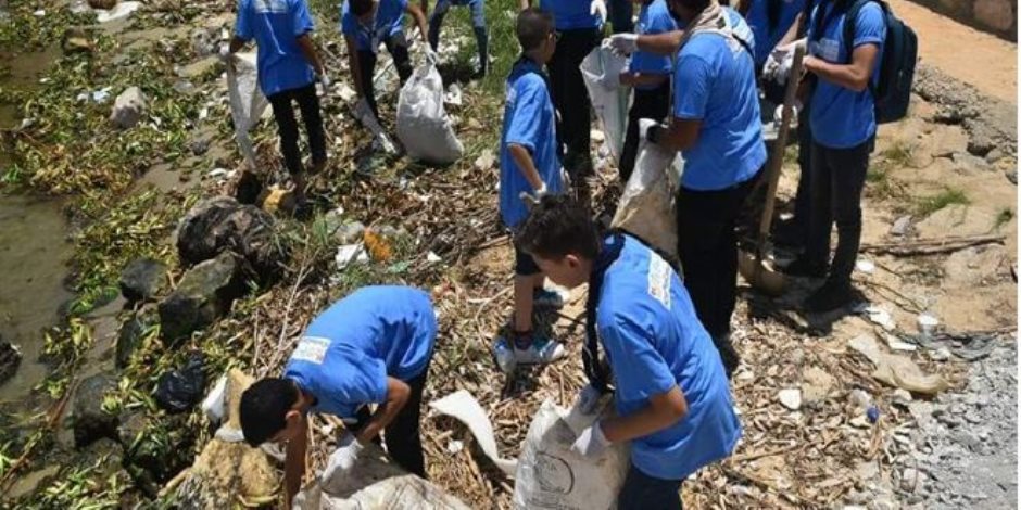 «شباب بيحب مصر» تحتفل بـ«يوم البيئة» على طريقتها الخاصة: حملات نظافة وتوعية بالشواطئ