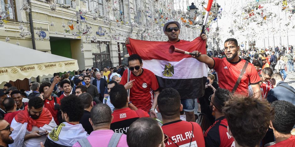 نجوم مصر في مدرجات كاس العالم.. 1200 مشجع يطيرون لبطرسبرج قبل مباراة روسيا غدا