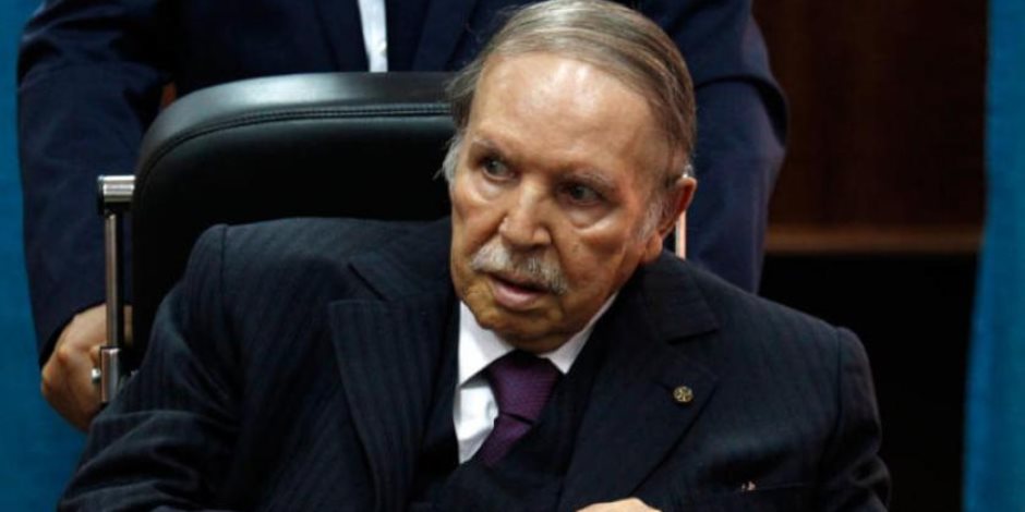 للمرة الخامسة رغم مرضه الشديد.. تعرف على شرط بوتفليقة للترشح لرئاسة الجزائر