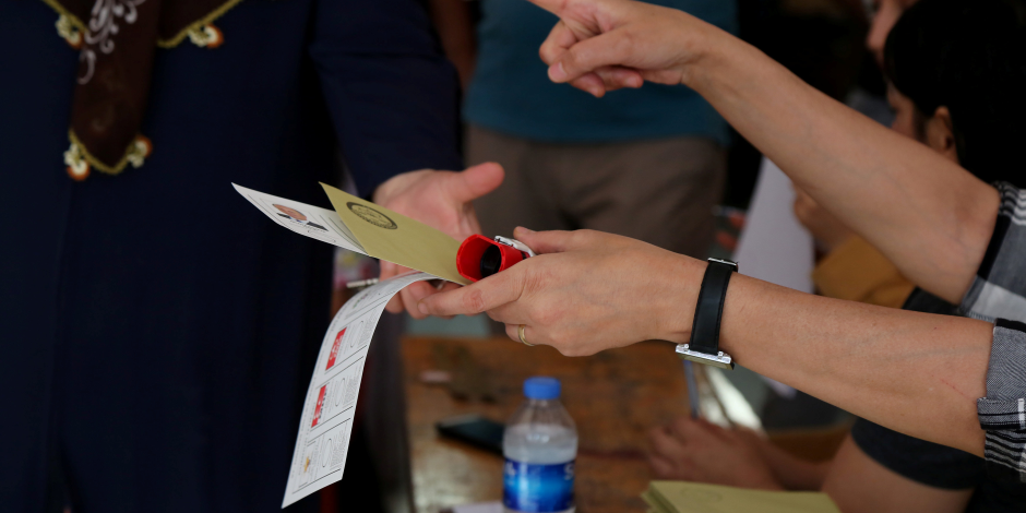 البحرين تنتخب.. بدء التصويت في الانتخابات البرلمانية