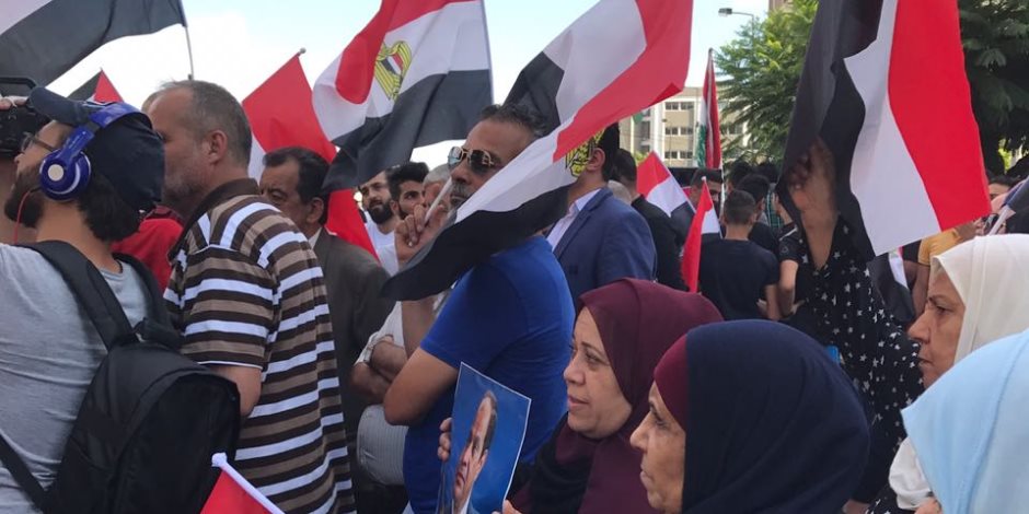 بأعلام مصر.. المصريون في لبنان يحتفلون بذكرى ثورة 30 يونيو (فيديو وصور)