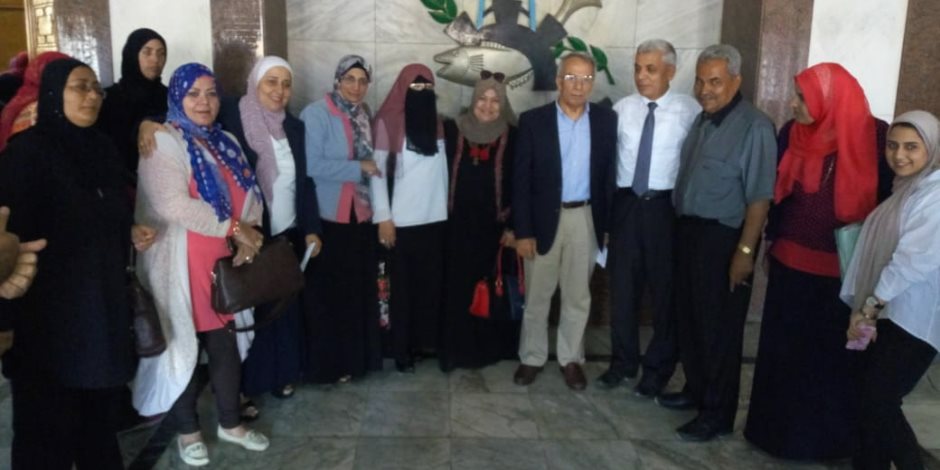 بدعم من القيادة السياسية.. «حرحور» يسلم شهادات «أمان» مجانا لسيدات شمال سيناء (صور)
