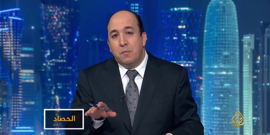 الكذب في طبعهم.. إعلامي الجزيرة يسطو على إعلان إماراتي وينسبه للخطوط القطرية (فيديو)