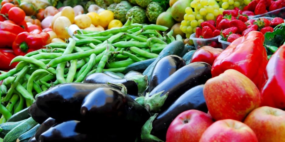 ننشر أسعار الخضروات والفاكهة اليوم الإثنين 11-5-2020.. الخيار بـ 4 جنيهات للكيلو