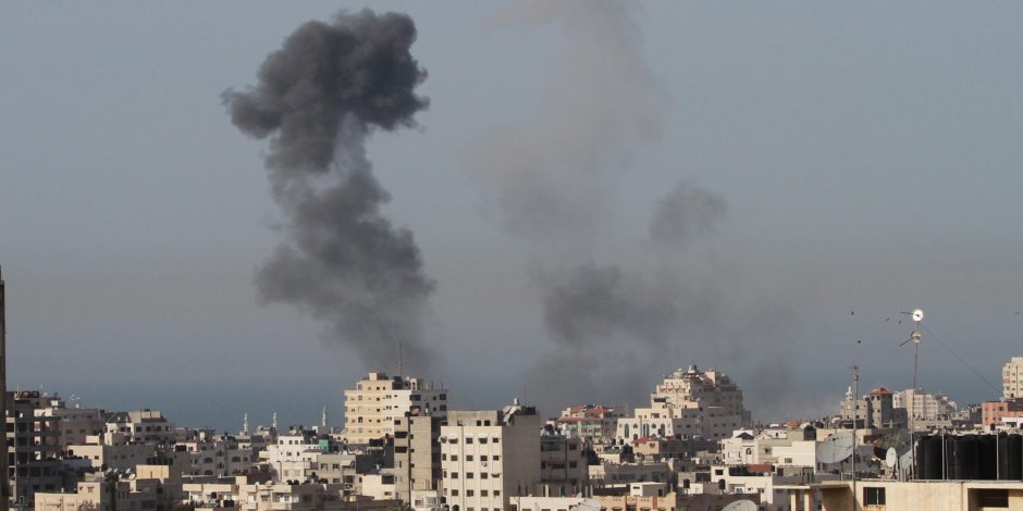 القاهرة الإخبارية: دمار واسع بمخيم البريج في غزة جراء الغارات الإسرائيلية