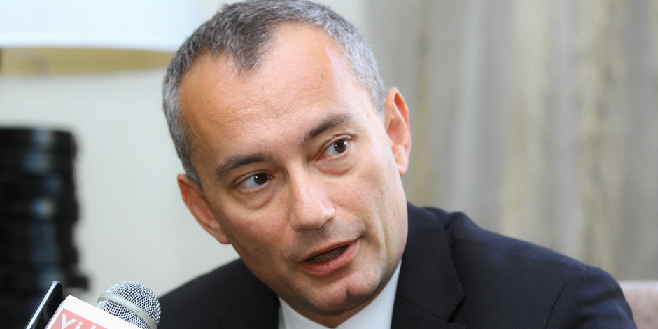 ملادينوف: تمكين لجنة التكنوقراط ميدانيًا ضرورة لضمان نجاح العملية فى قطاع غزة