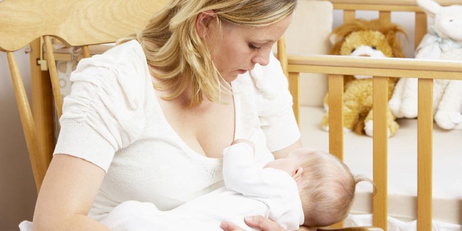 الرضاعة الطبيعية.. تقوي مناعة الطفل وتحميه من كورونا