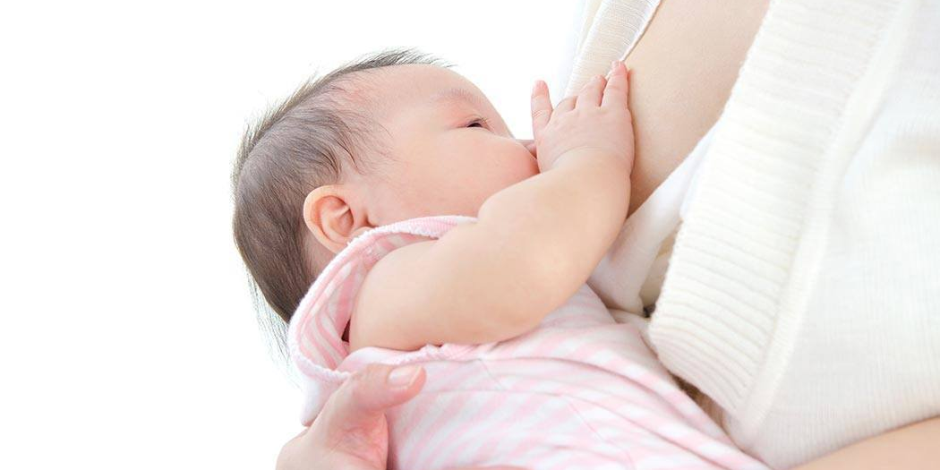 الصحة تكشف فوائد الرضاعة الطبيعية للأطفال
