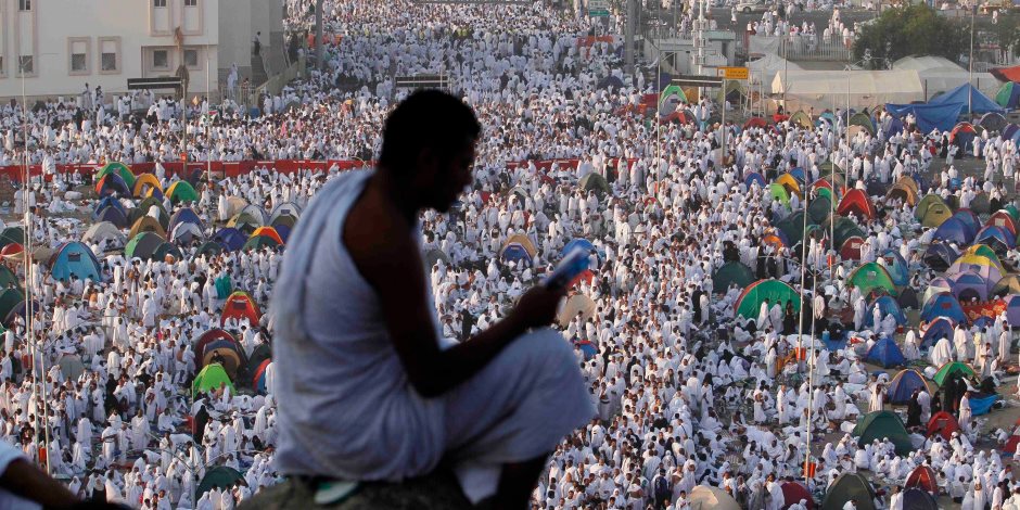 عرايا إلا من الرجاء يارب.. آلاف الحجاج يستعدون للتفويج من المدينة إلى مكة
