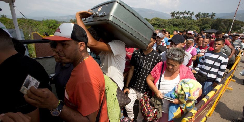 "سوريا جديدة" فى أمريكا اللاتينية.. مئات الآلاف يهربون من الجوع فى فنزويلا