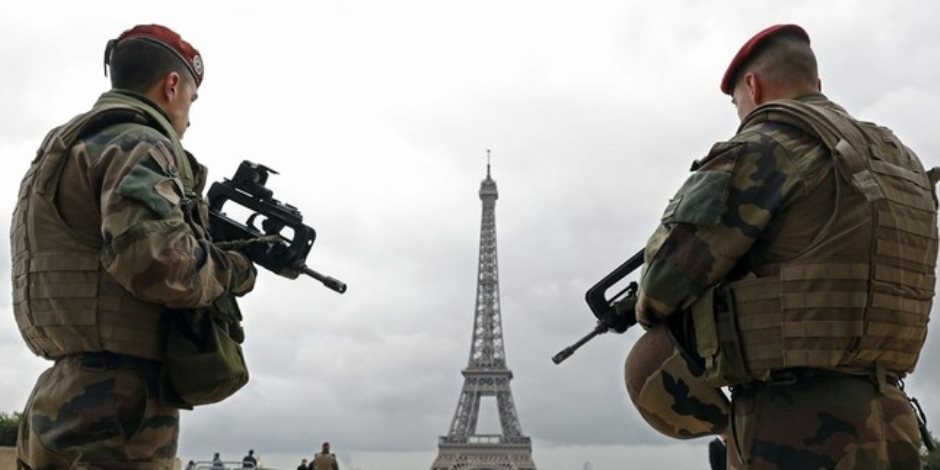 طوارىء باريس حلال عليهم حرام علينا.. هكذا لا يرحم القانون الفرنسي الإرهابيين 