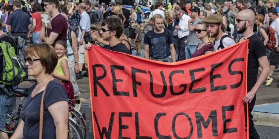 أكاذيب اللاجئين بأوروبا.. دراسة استقصائية: أغلب المواطنين يرحبون بهم ويرفضون طردهم