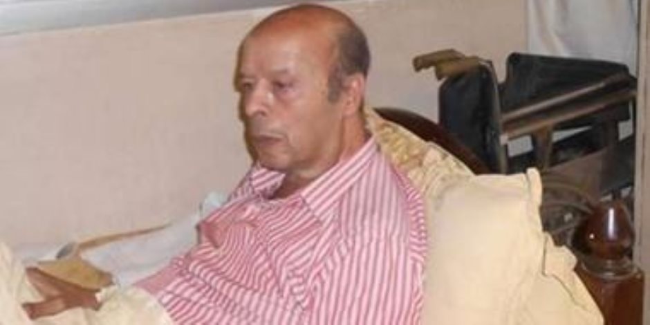 رحيل صفوت عبد الحليم نجم الأهلي السابق إثر نشوب حريق بشقته في مصر الجديدة