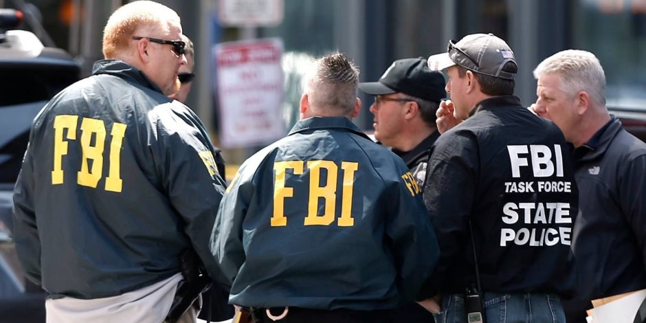 يقضون «ليالى حمراء» بأماكن مشبوهة.. نرصد الاتهامات الموجهة لموظفى «FBI» الأمريكي