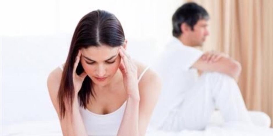 أفعالها جعلت حياتهما لعنة.. أسباب تجعل الرجل يتجاهل زوجته