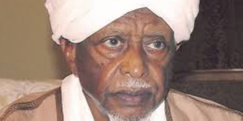 بعد وفاته عن عمر يناهز 83 عاما.. من هو «سوار الذهب» وما علاقته بالإخوان؟