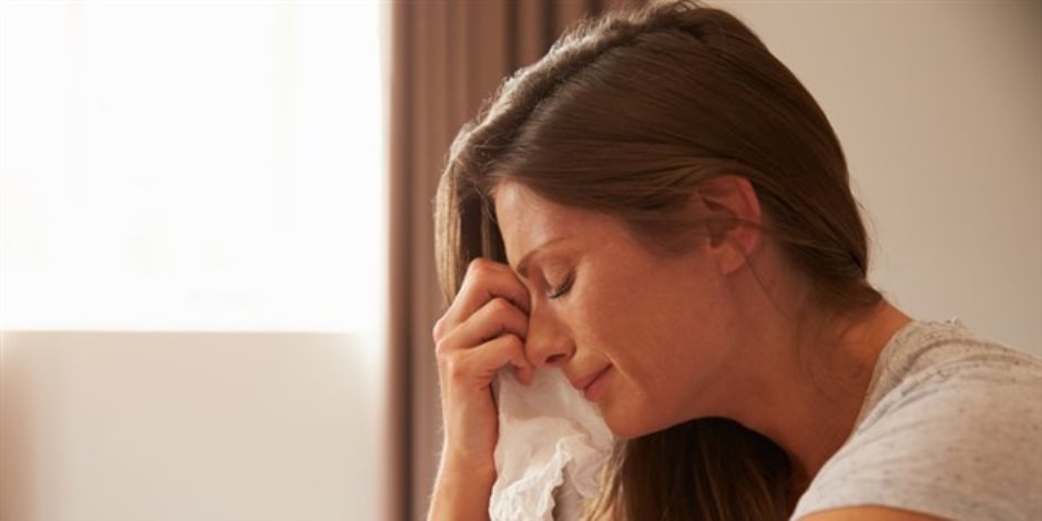 صدمة.. دراسة تكشف نسبة بكاء الأشخاص أثناء العمل