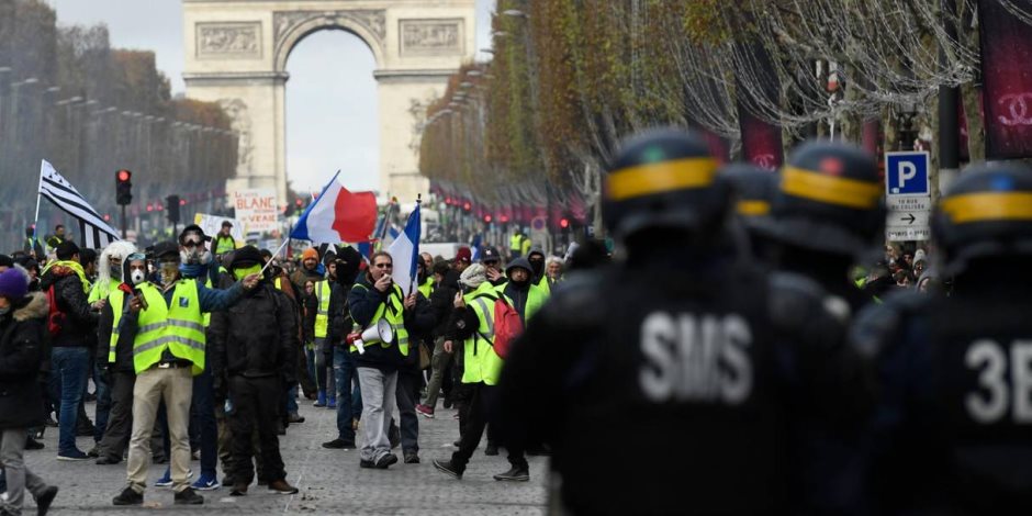 ترامب يشعل احتجاجات باريس: الطموحات الفرنسية لقيادة أوروبا تثير غضب أمريكا