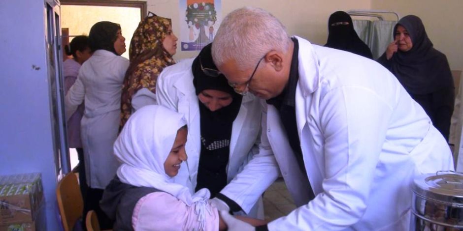 مسح طبي لتلاميذ «الابتدائية» للكشف عن أمراض السمنة والأنيميا والتقزم بشمال سيناء (صور)
