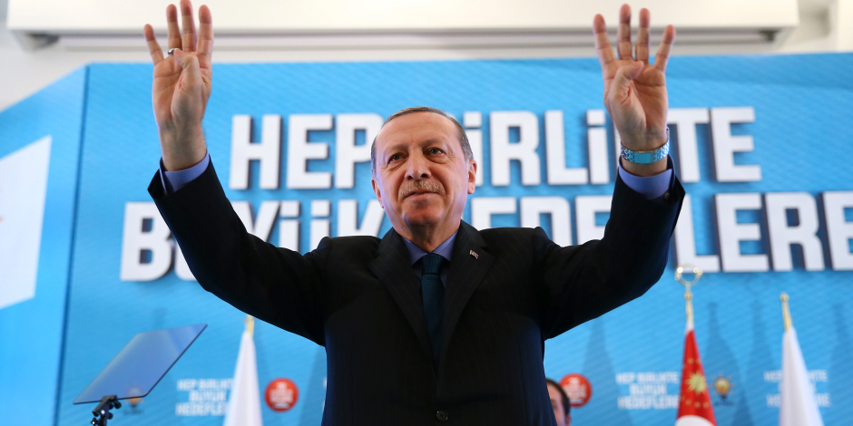 انبطاح أردوغان أمام ترامب عرض مستمر: 5 مواقف لا تنسى في 2018 (فيديو)