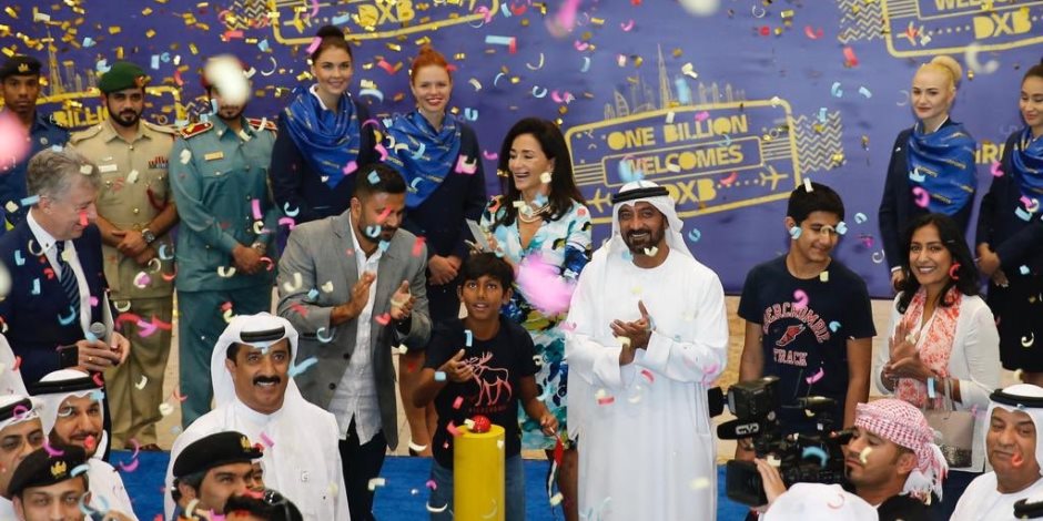 مطار دبي الثالث ازدحاما حول العالم.. الإمارات تحتفل بالمسافر رقم مليار