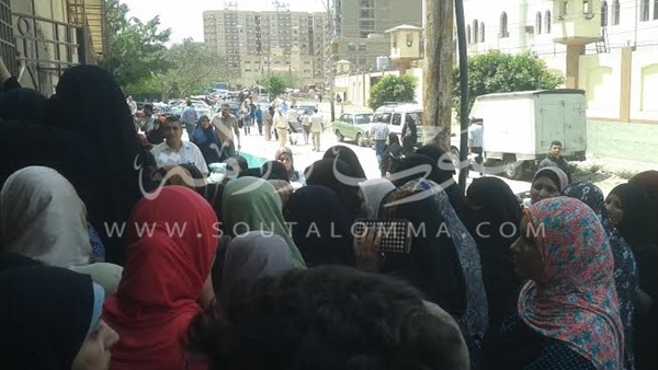 بالصور..زحام أمام مكاتب بريد كفر الشيخ لسحب كراسات الإسكان بالصور..زحام أمام مكاتب بريد كفر الشيخ لسحب كراسات الإسكان