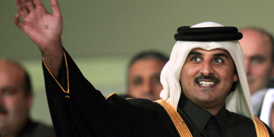 محللون سعوديون يكشفون السياسة القذرة للإخوان.. كيف يسخر تميم ثروات بلاده لخدمة الجماعة؟