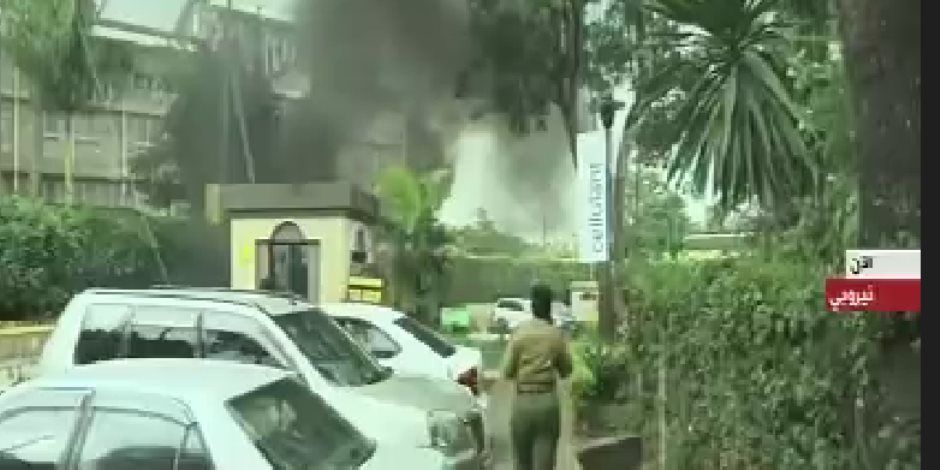 اللقطات الأولى من موقع انفجار مجمع العاصمة نيروبي السياحي (صور)