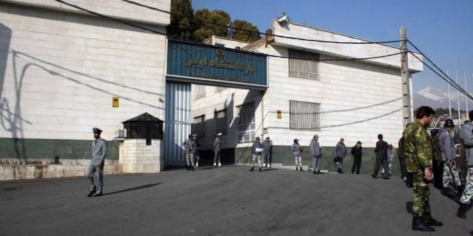 روايات مرعبة.. صحفي أمريكي يروي كواليس الساعات الأولى له بأحد سجون إيران