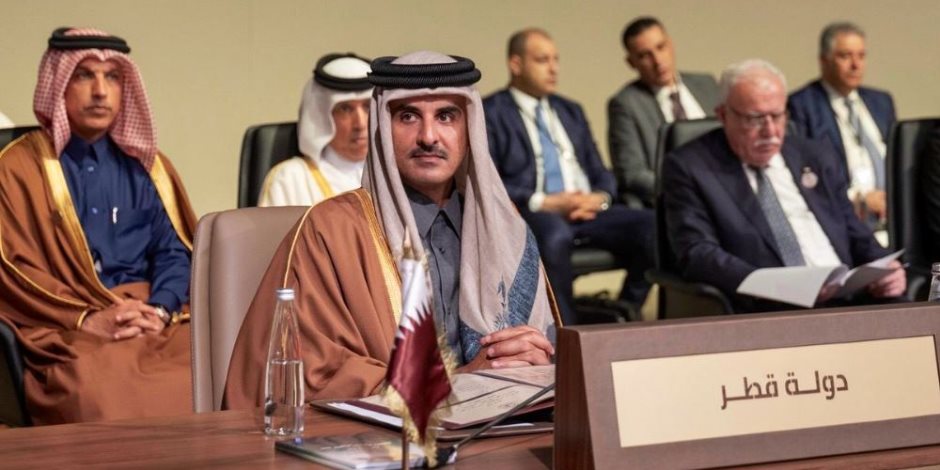 هل حضر أمير قطر قمة بيروت الاقتصادية مندوبًا عن إيران وتركيا؟