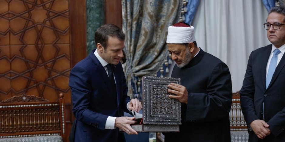 الإمام الأكبر للرئيس الفرنسي: السلام هو رسالة الأزهر لحماية الأرواح (فيديو وصور)